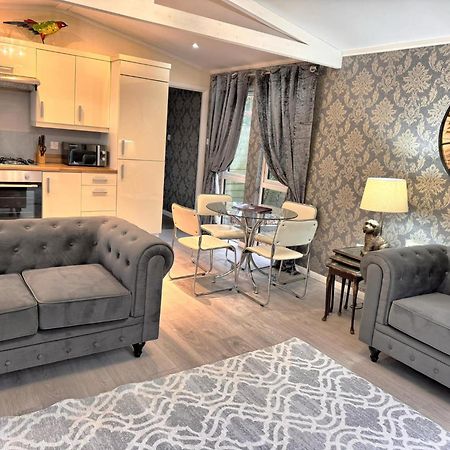 Welsh Villa-Hot Tub-Tenby-Carmarthen-Forestsetting Exterior foto